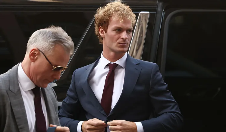 Daniel Penny arrive à son procès au tribunal pénal de Manhattan – 03/12/2024, New York
